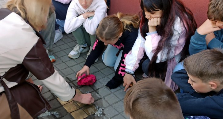Prima_gymnazium_stolpersteine1.jpg